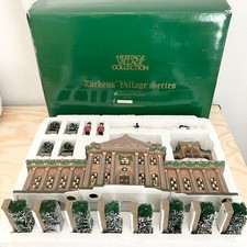 Dept 56 Ramsford Palace 17